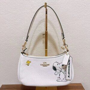 NWT Coach X Peanuts Teri Shoulder Bag With Snoopy